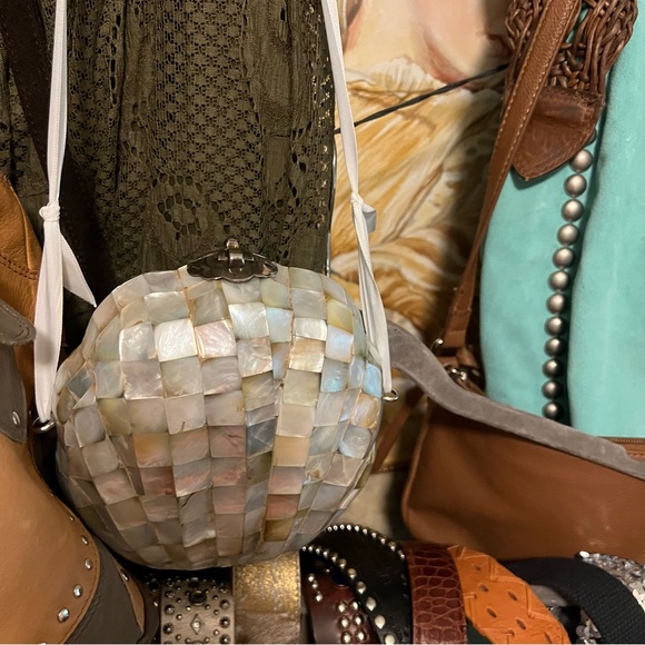 Gorgeous One of a Kind Ladies Evening Bag - Picture 3 of 6